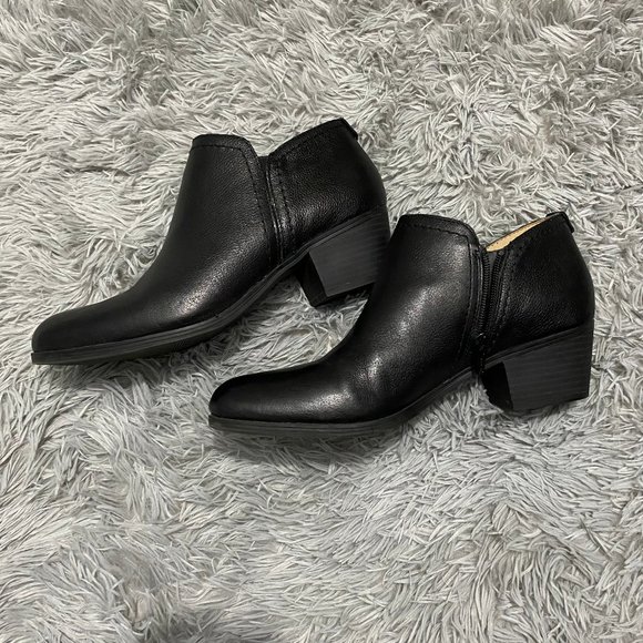 naturalizer black booties